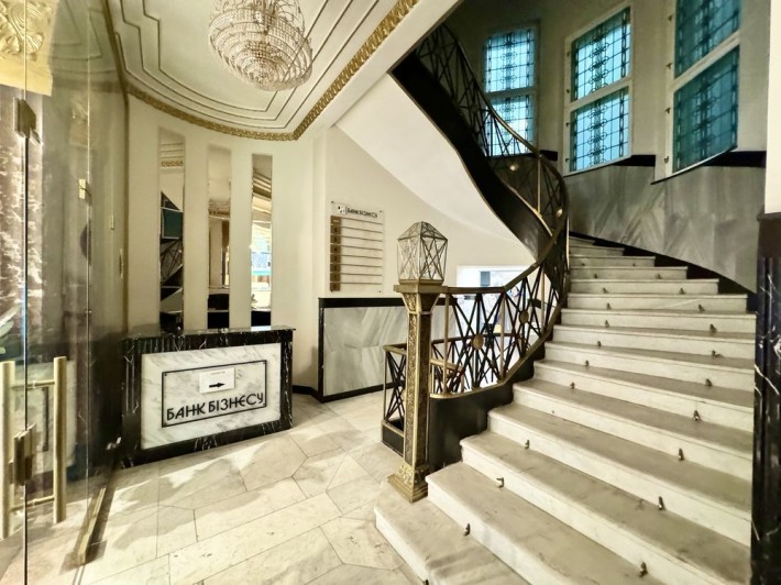 Оренда Офісу 200 (м2) на проспекті СВОБОДИ - фото 1