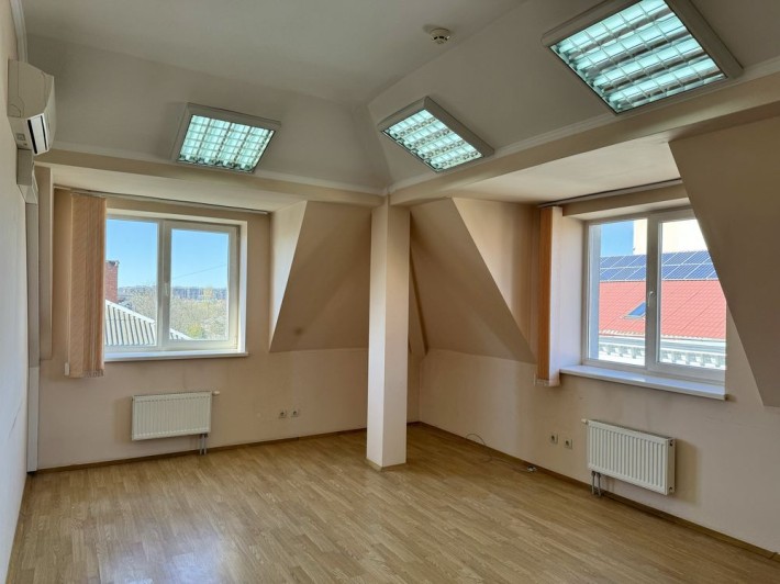 Оренда офісів від 20-35 м2 біля Податкової - фото 1