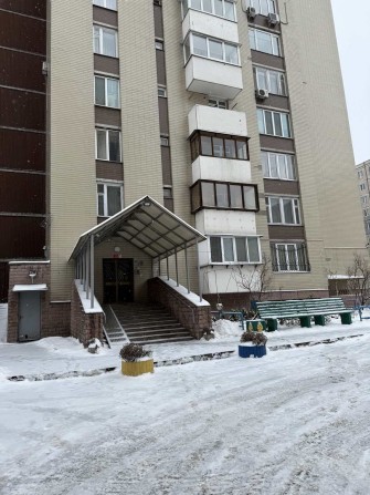 Березняки, 3- кімнатна квартира біля Дніпра, проспект Павла Тичини 10 - фото 1