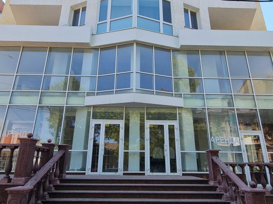 Оренда фасадного приміщення. 260 кв.м. вул. Шевченко. Миколаїв