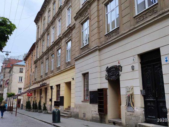 Оренда офіс вул.Сербська (пл.Ринок, історичний центр), 2 ізол.кімнати Львов