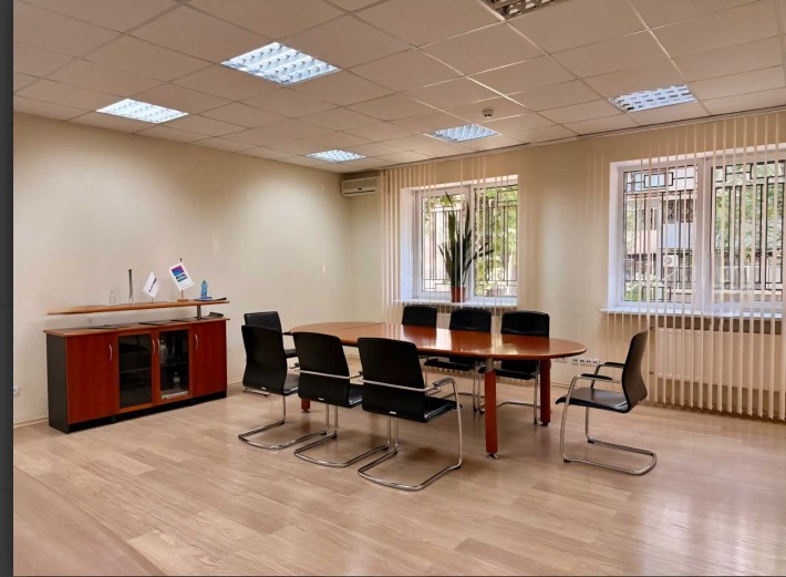 Меблированный Офис  300 кв.м  со своей парковкой - фото 1