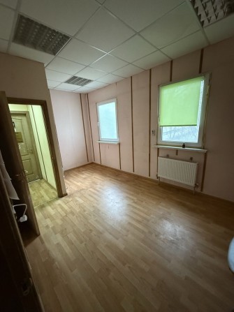 Теплий кабінет в медичному центрі на вул .Корольова . - фото 1