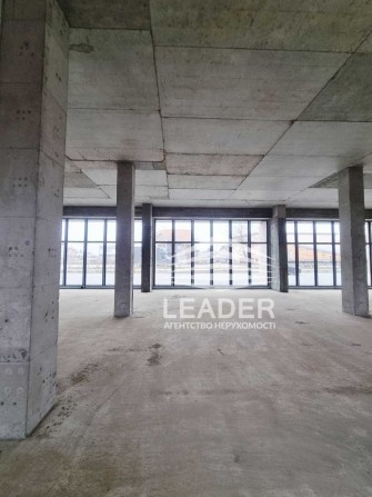 Сдам ФАСАДНЕ Приміщення-ПАНОАМНІ ВІКНА-1-ша Лінія!Парковка!Ремонт! - фото 1