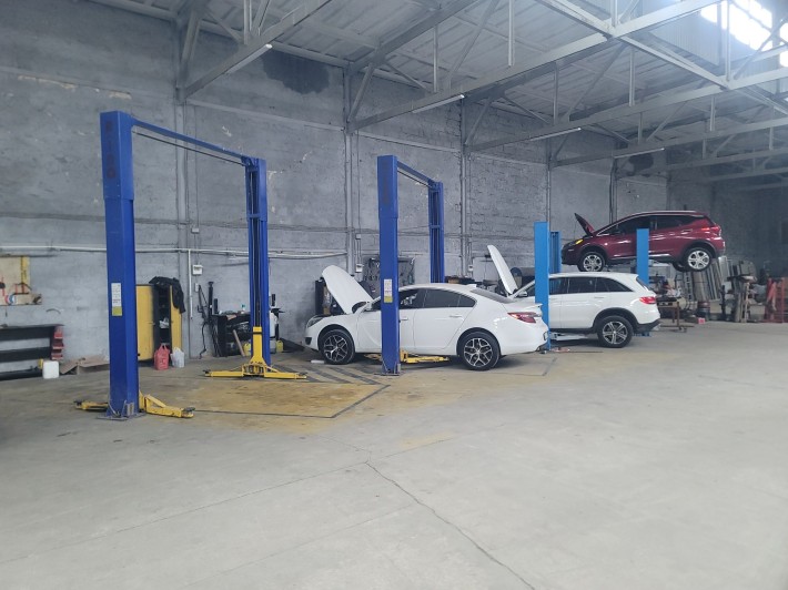 Сдам часть помещения на действующем СТО. Собственник. - фото 1