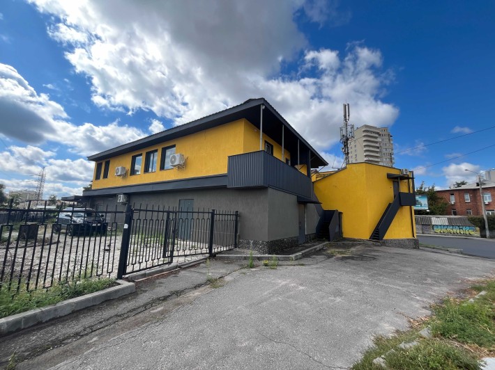 Оренда ОСБ у центрі міста / Харківська набережна / 530,1 м2 - фото 1