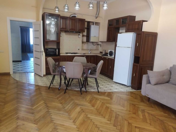 Оренда квартири, від власника, є місце для авто, центр - фото 1