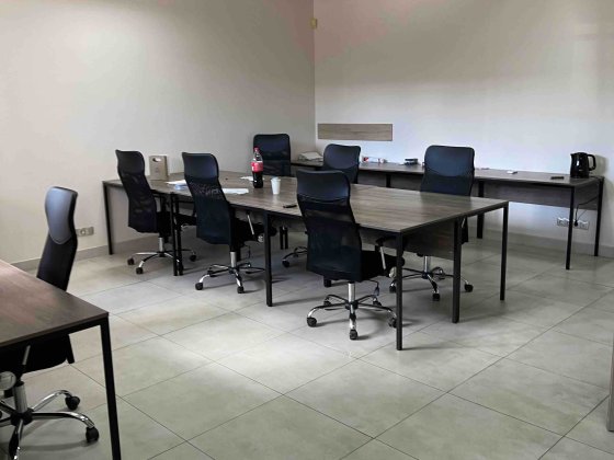 вул.НАУКОВА (бічна) приміщення 102кв.м. з фасадним входом 650$+КП Львів