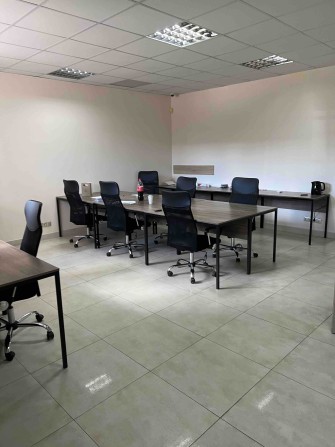 вул.НАУКОВА (бічна) приміщення 102кв.м. з фасадним входом 650$+КП - фото 1