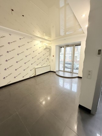 Здам приміщення з окремим входом в центрі міста біля метро Університет - фото 1