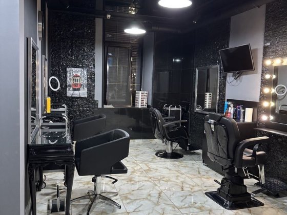 ЕСТЬ СВЕТ!сдам в салоне место для мастер парикмахера,барбера Одеса