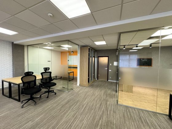 Новий ОФІС 120 (м2) в БЦ на вул. Гнатюка Львів