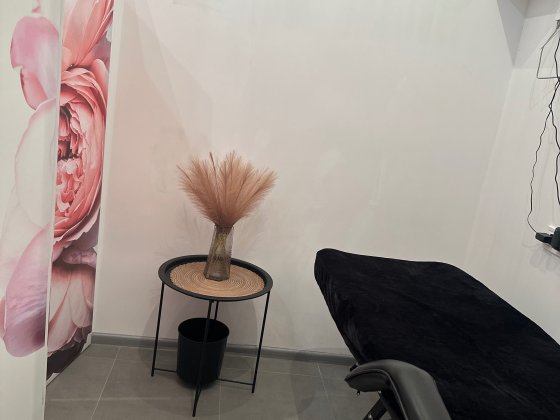 Оренда кушетки в салоні краси Львів