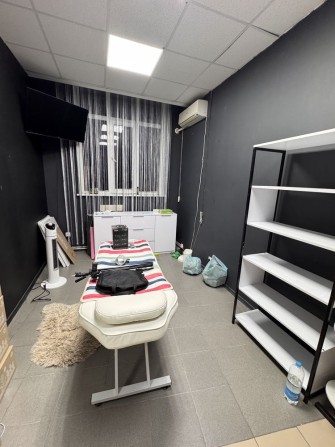 Сдам кабинет мастеру бьюти , офис  м.Масельского 5 минут . - фото 1