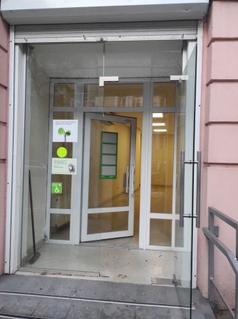 Фасадне приміщення | вул. Садова, 7 | Активний трафік - фото 1