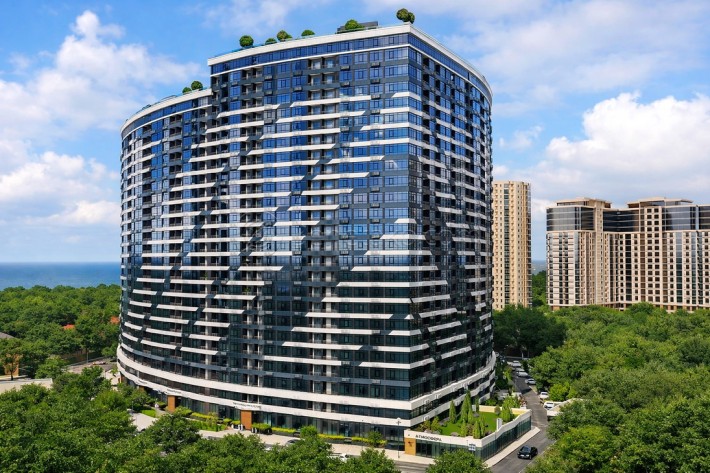 Однокомнатная видовая квартира в Аркадии в Ж/К «Атмосфера». - фото 1