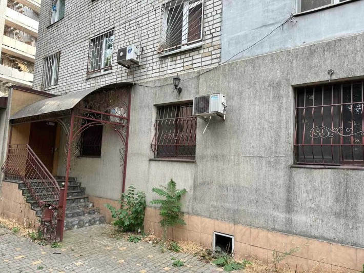 Офис дворовой на Черемушках 130 кв.м , от собственника - фото 1