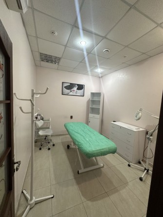 Аренда кабинета косметолога, массажиста, татуаж. - фото 1