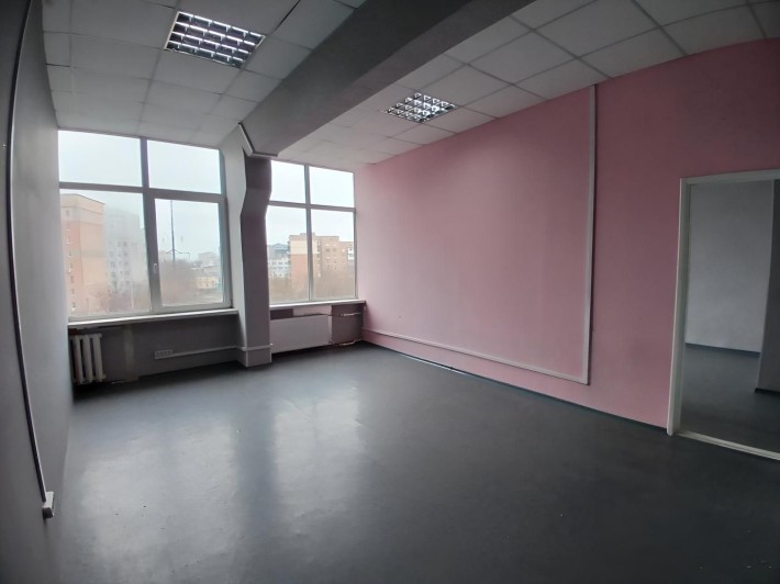 Оренда приміщення: офіс 63 м2 до метро 5 хвилин - фото 1