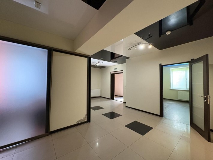 Оренда комерційного приміщення з ремонтом вул.Тернопільська. - фото 1