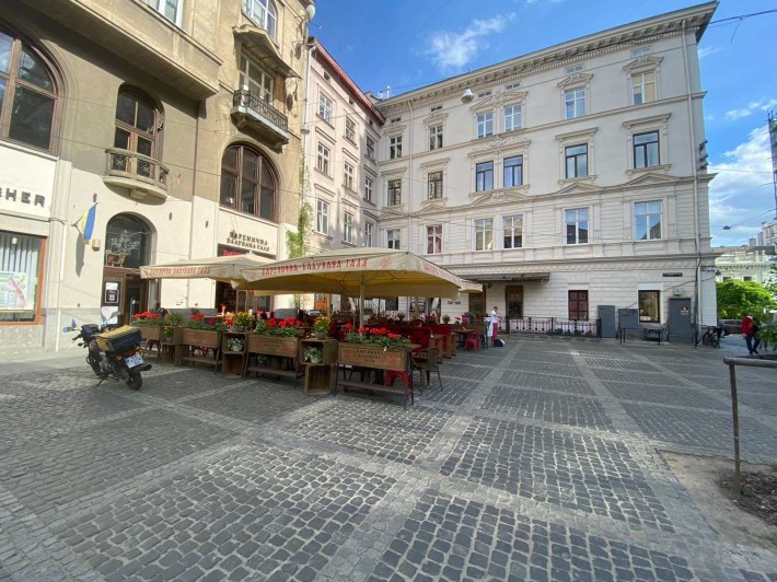 Оренда приміщення під магазин, ресторан, кафе та  інше у центрі Львова - фото 1