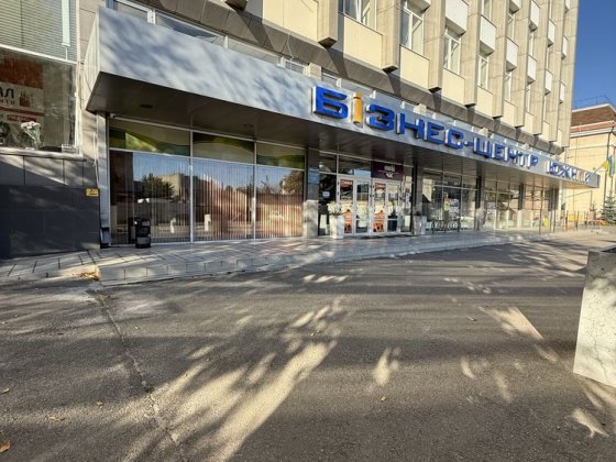 Оренда , фасад 35 кв , пр. Сімферопольський 6 Харків