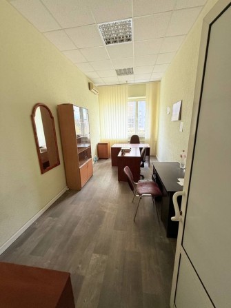 Оренда офісу з меблями на 2 поверсі біля метро ботанічний сад - фото 1