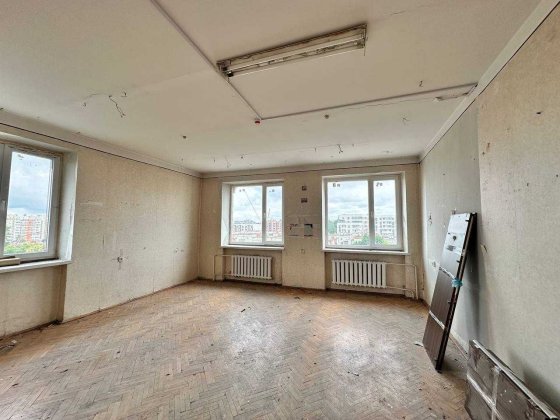 Офісне приміщення площею 74,9 м² Франківський район готель "Гетьман" Львів