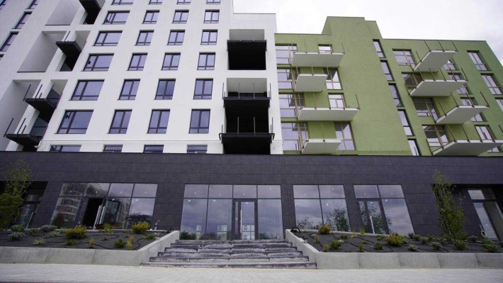 Оренда комерційного приміщення 195,8 м2 у LUX GALLERY на вул Пасічна - фото 1