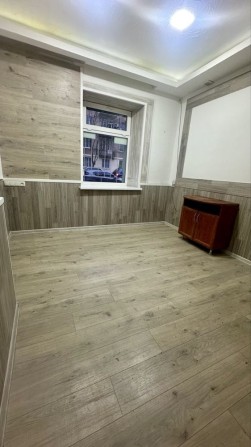 Сдам фасадное офисное помещение в центре города Успенская Кузнечная - фото 1