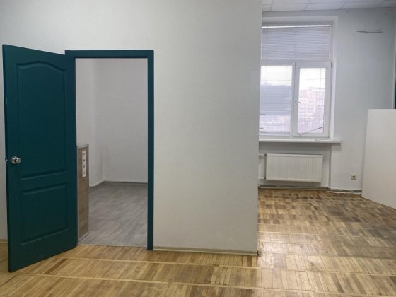 Офис 40м2, до метро 3 минуты, отапливается Харьков