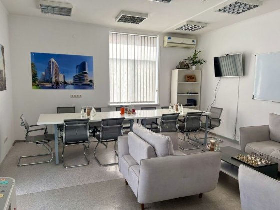 Оренду Офісу 350 (м2) на вул. Героїв УПА Львів