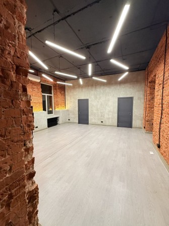 Здам офіс з лофт ремонтом в 2 хвилинах від метро Площа Конституції - фото 1