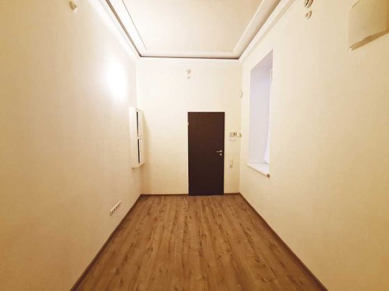 Сдам в аренду  офис 13 кв.м на Дальницкой 50. Одесса