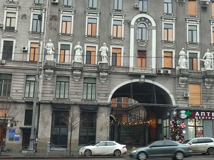 Оренда 1 поверх + підвал 478м2 / м. 'Пл.Конституції' 500 м - фото 1