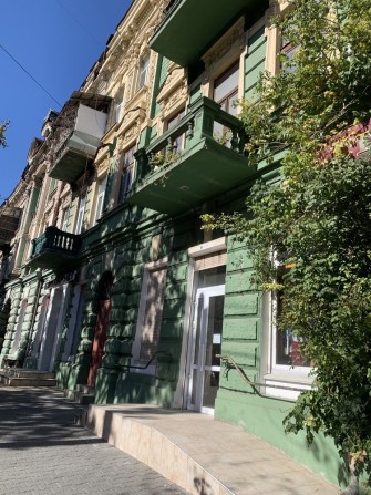 Сдам фасадное помещение в центре - фото 1