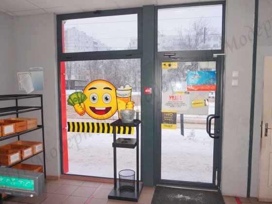 Фасадний кутовий магазин на Нескорених у крутому місці оренда Харків Харків