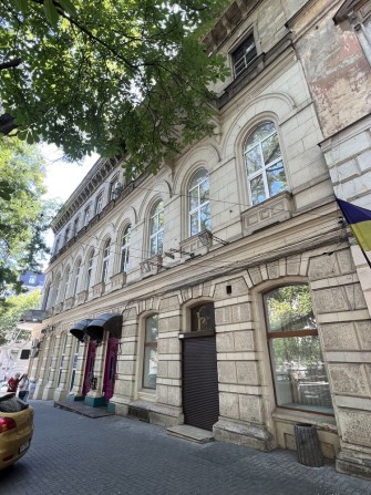 СДАМ 207 м2. ФАСАД ! ЦЕНТР ! Жуковского ! Под любой вид деятельности - фото 1