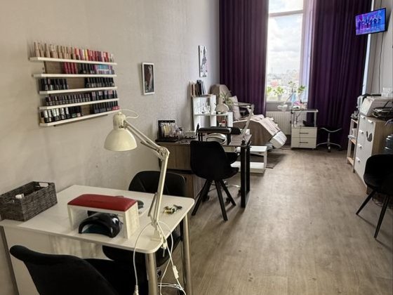 Аренда место мастера маникюра Харьков