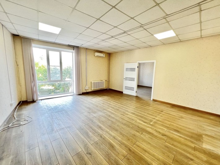 Офис в БЦ на Таирова Королева / Иглези, рядом АТБ и ЖК Виа Рома - фото 1