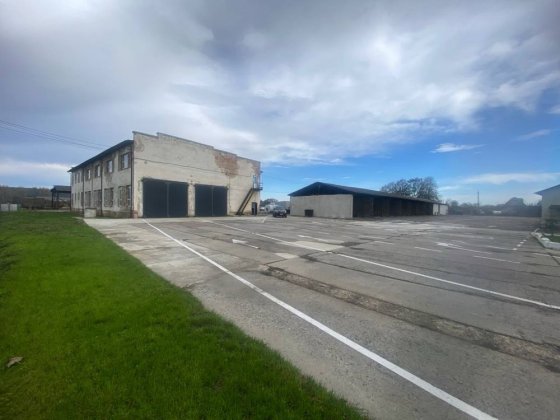 Стоянка грузових, траків, спецтехніки, причепів TIR Калуш