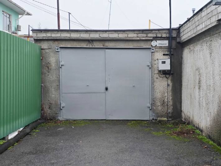 Оренда бетонного гаража в Центрі
вул.29 Вересня,7 - фото 1