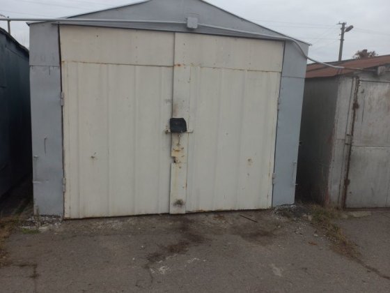 Сдам гараж металлический в кооп."Автольбитель КрАЗ" с поднятой крышей Кременчуг