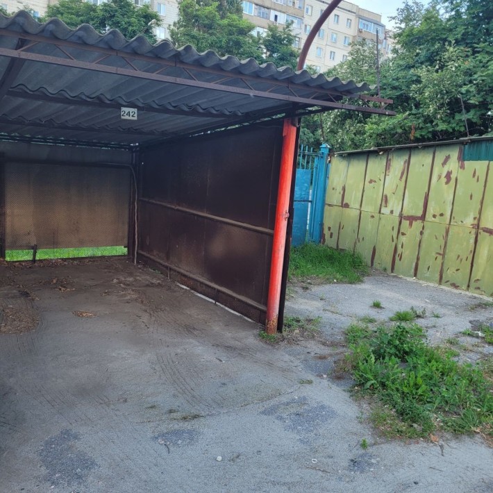 Стоянка. Парковка, крите місце. - фото 1