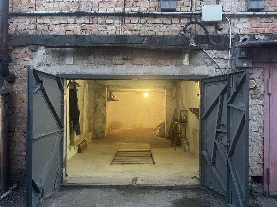Оренда подовженого гаража на 2 машини, цегляний кооператив «Кристал» Ровно