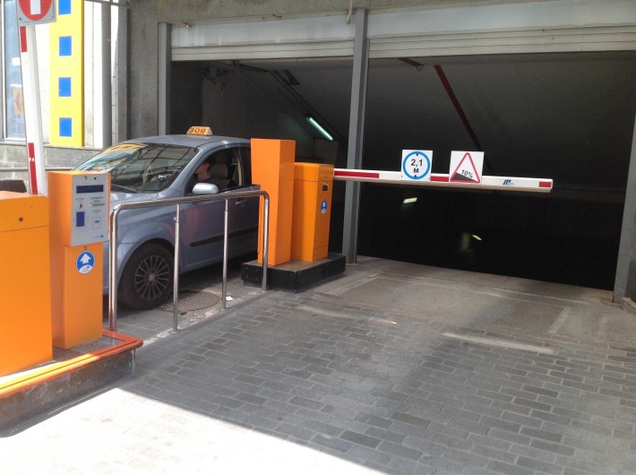 Сучасний паркінг М. Лук'янівська вул. Білоруська 3 - фото 1