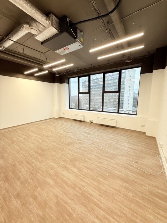 Оренда офісу з панорамними вікнами в сучасному бізнес центрі - фото 1