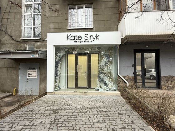 Здам магазин в центрі міста біля метро Держпром Харьков