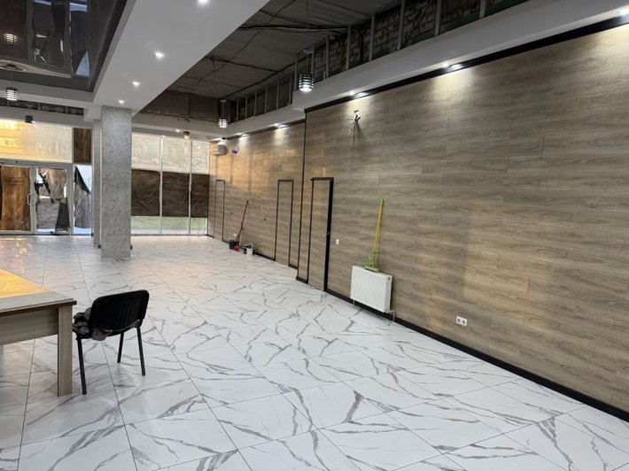 Сдам помещение комерция в ЖК "River Town" 212кв - фото 1