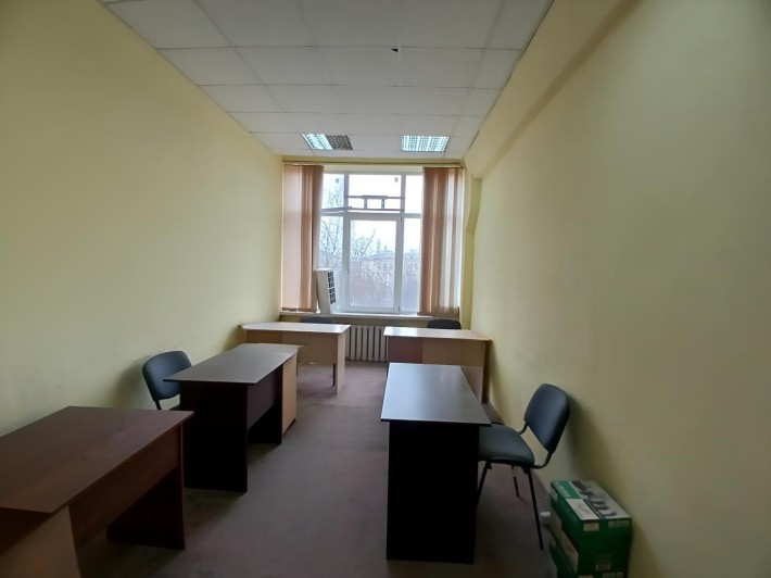 Офісний блок: 50м2 до метро 5 хвилин - фото 1